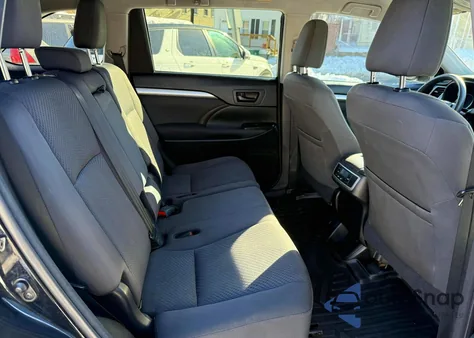 2017 Toyota Highlander Le из США, поврежденный, VIN 5TDBZRFH1HS380040